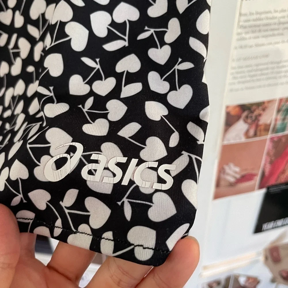 ASICS Medium Athletic Shorts 4” Inseam in 🍒 Print 🍒 - Picture 6 of 8